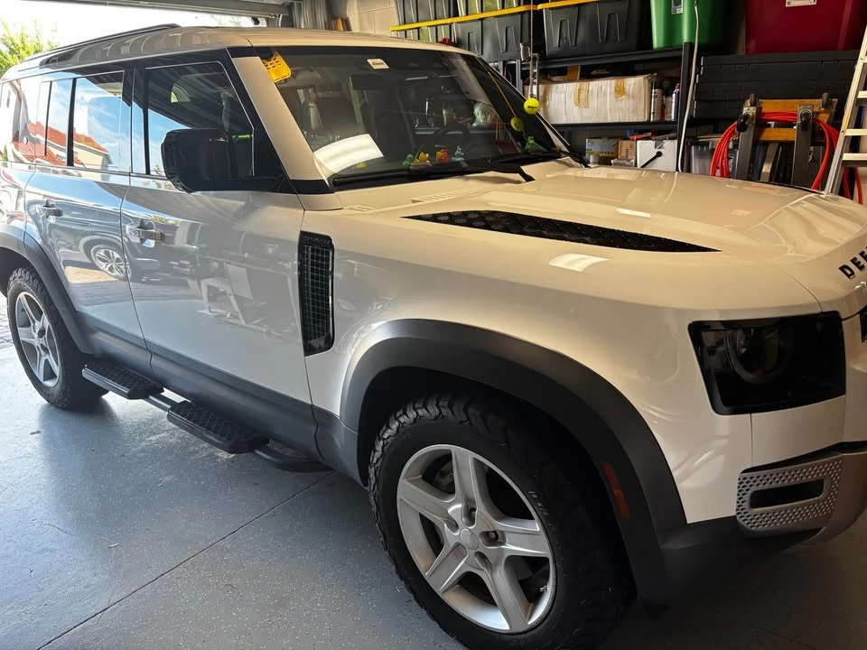 2020 Land Rover Defender L663 - Image 15 of 16