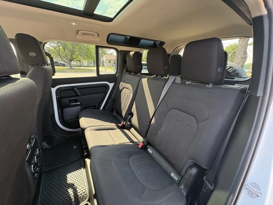 2020 Land Rover Defender L663 - Image 17 of 19