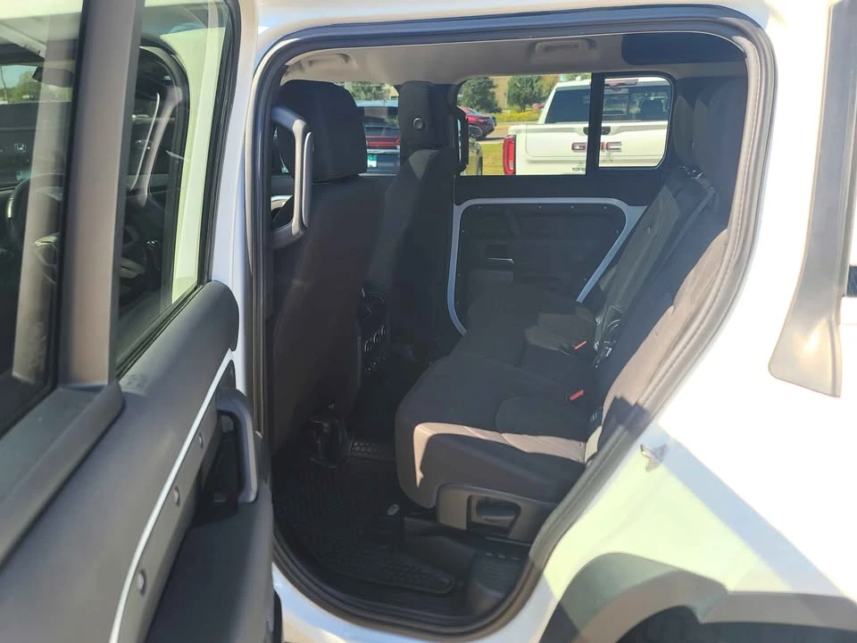 2020 Land Rover Defender L663 - Image 11 of 17