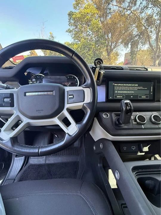 2020 Land Rover Defender L663 - Image 11 of 17