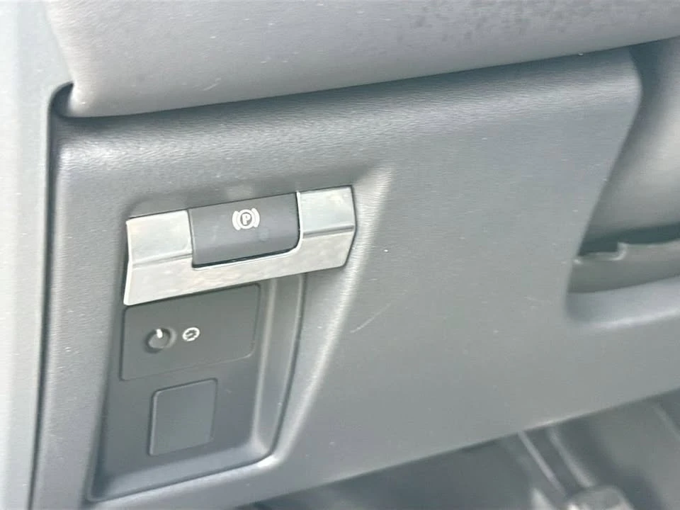 2020 Land Rover Defender L663 - Image 11 of 14