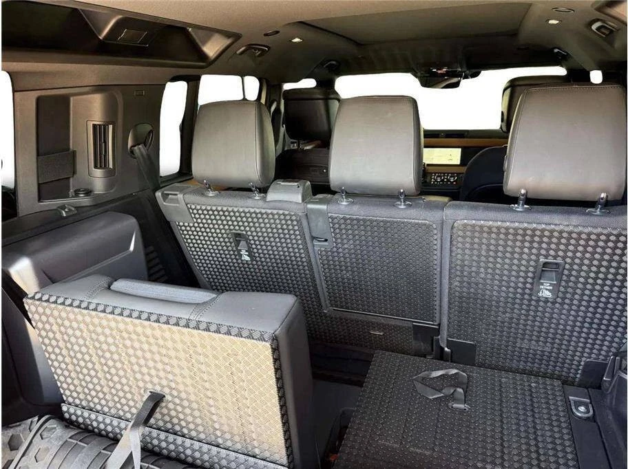 2020 Land Rover Defender L663 - Image 29 of 31