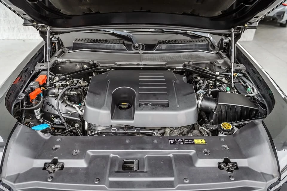 2020 Land Rover Defender L663 - Image 8 of 20