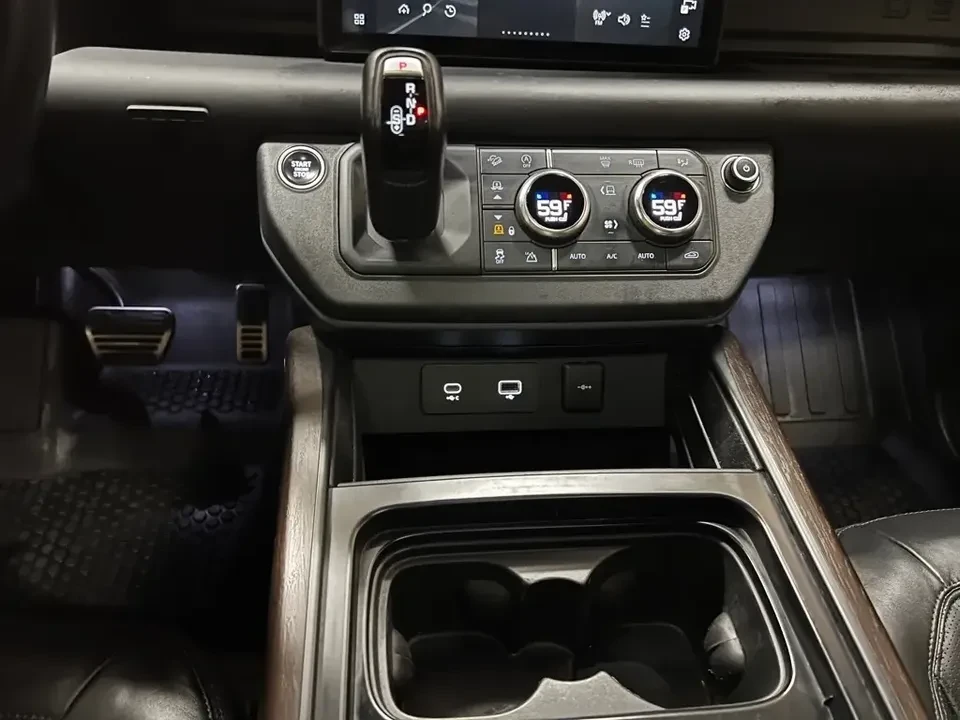 2020 Land Rover Defender L663 - Image 17 of 20