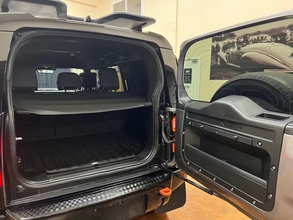 2020 Land Rover Defender L663 - Image 13 of 20