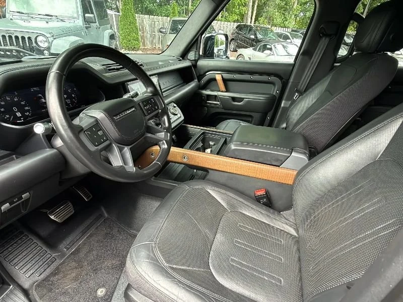 2020 Land Rover Defender L663 - Image 17 of 20