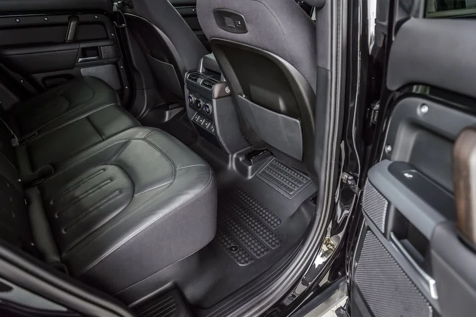2020 Land Rover Defender L663 - Image 17 of 20