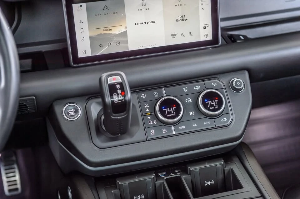 2020 Land Rover Defender L663 - Image 12 of 20