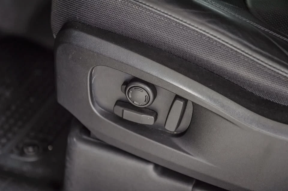 2020 Land Rover Defender L663 - Image 15 of 20