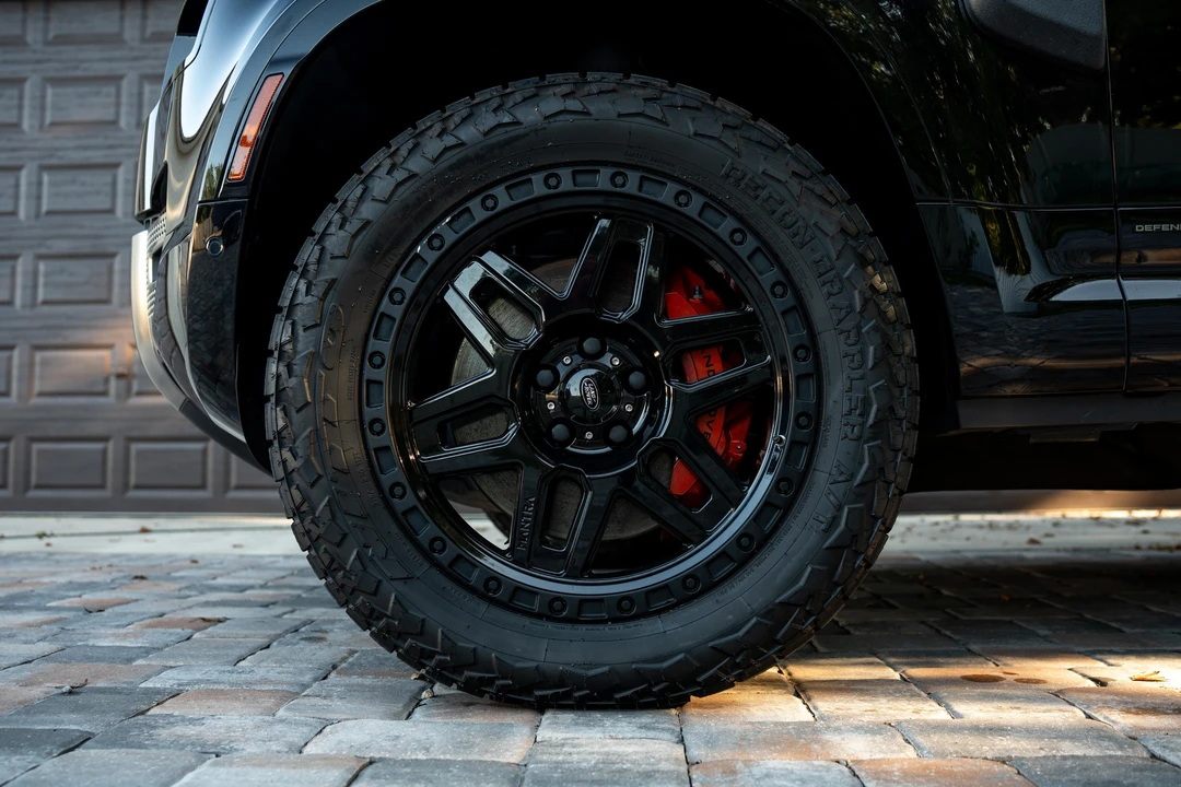2020 Land Rover Defender L663 - Image 28 of 31