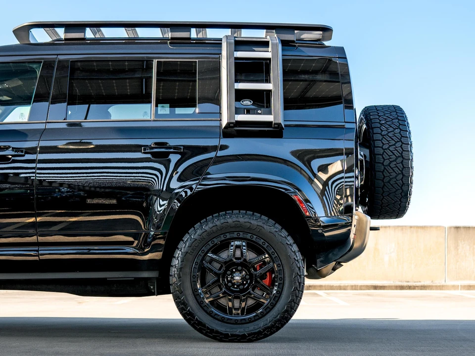2020 Land Rover Defender L663 - Image 10 of 31