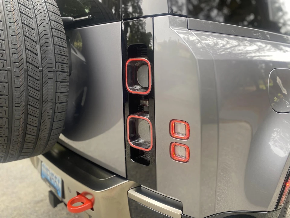 2020 Land Rover Defender L663 - Image 21 of 31