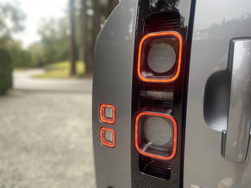 2020 Land Rover Defender L663 - Image 16 of 31