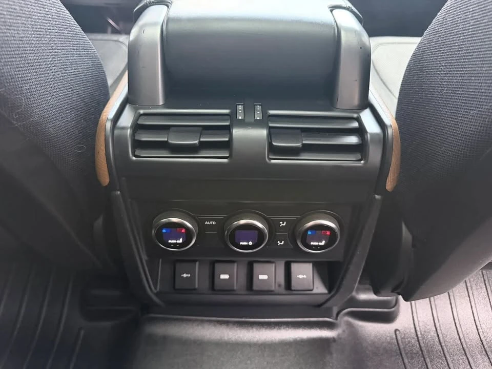 2020 Land Rover Defender L663 - Image 17 of 20