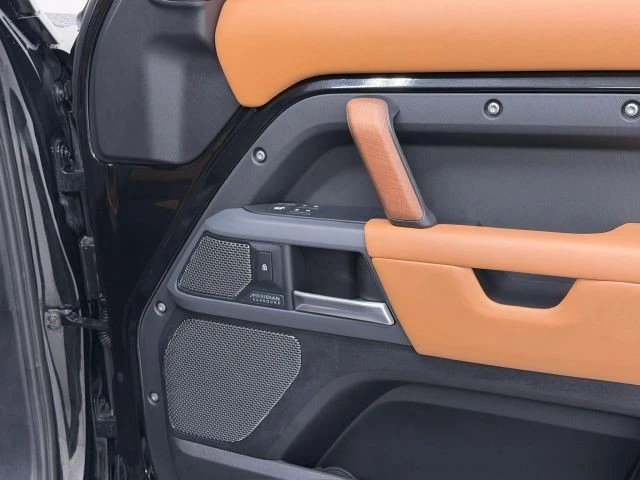 2020 Land Rover Defender L663 - Image 19 of 31
