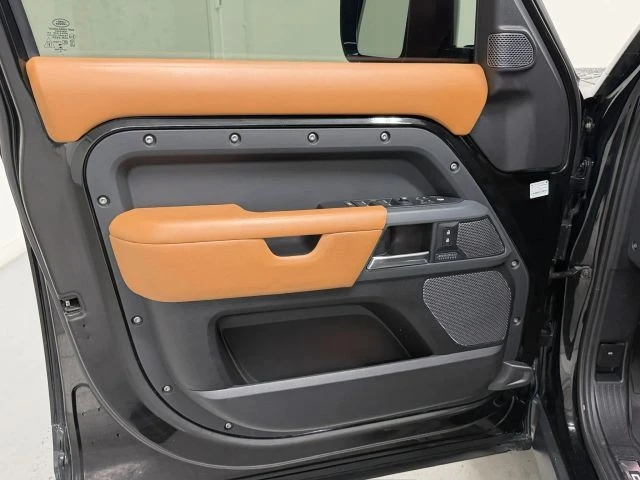 2020 Land Rover Defender L663 - Image 20 of 31