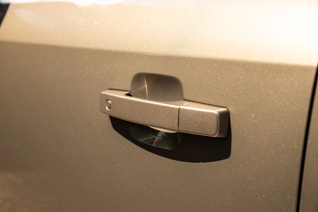 2020 Land Rover Defender L663 - Image 14 of 31