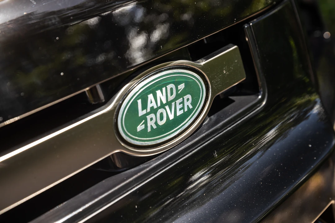 2020 Land Rover Defender L663 - Image 15 of 31