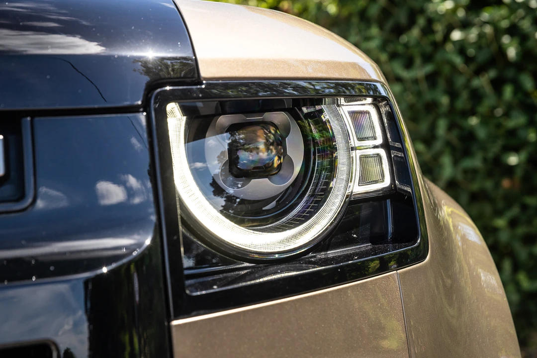 2020 Land Rover Defender L663 - Image 23 of 31