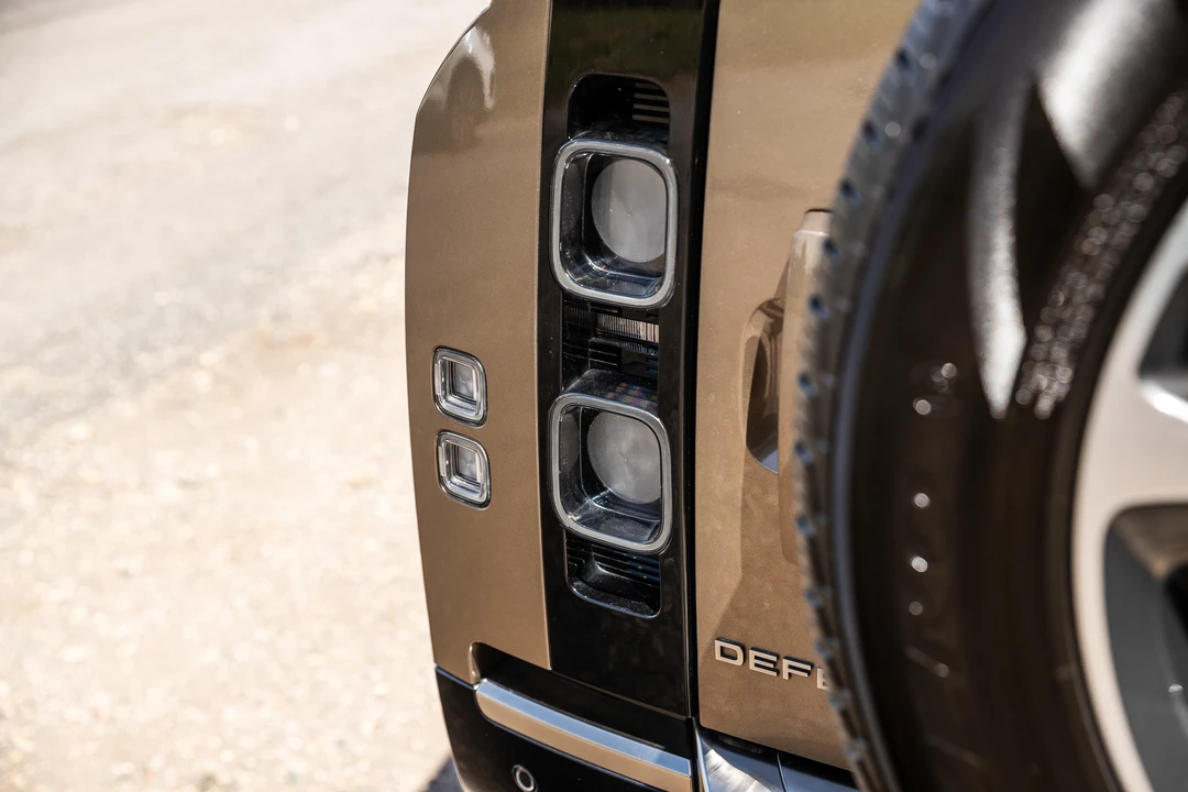 2020 Land Rover Defender L663 - Image 29 of 31