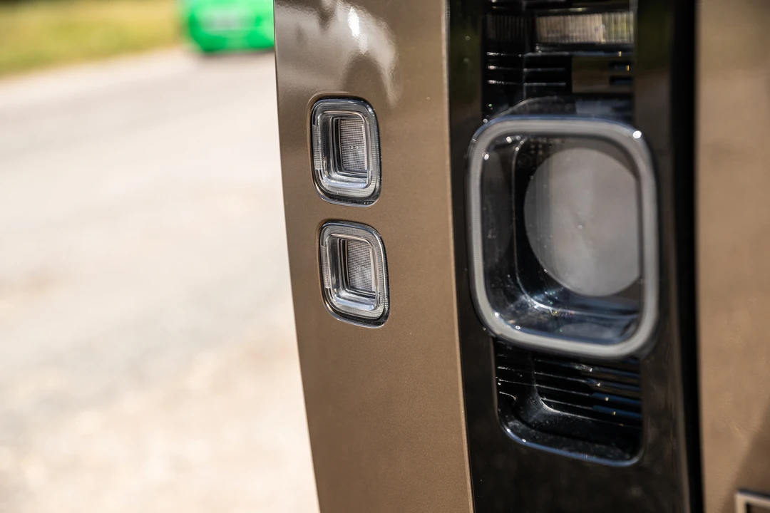 2020 Land Rover Defender L663 - Image 30 of 31