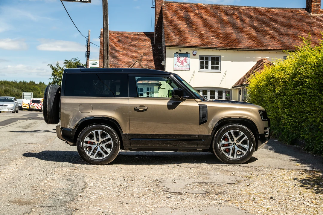 2020 Land Rover Defender L663 - Image 4 of 31