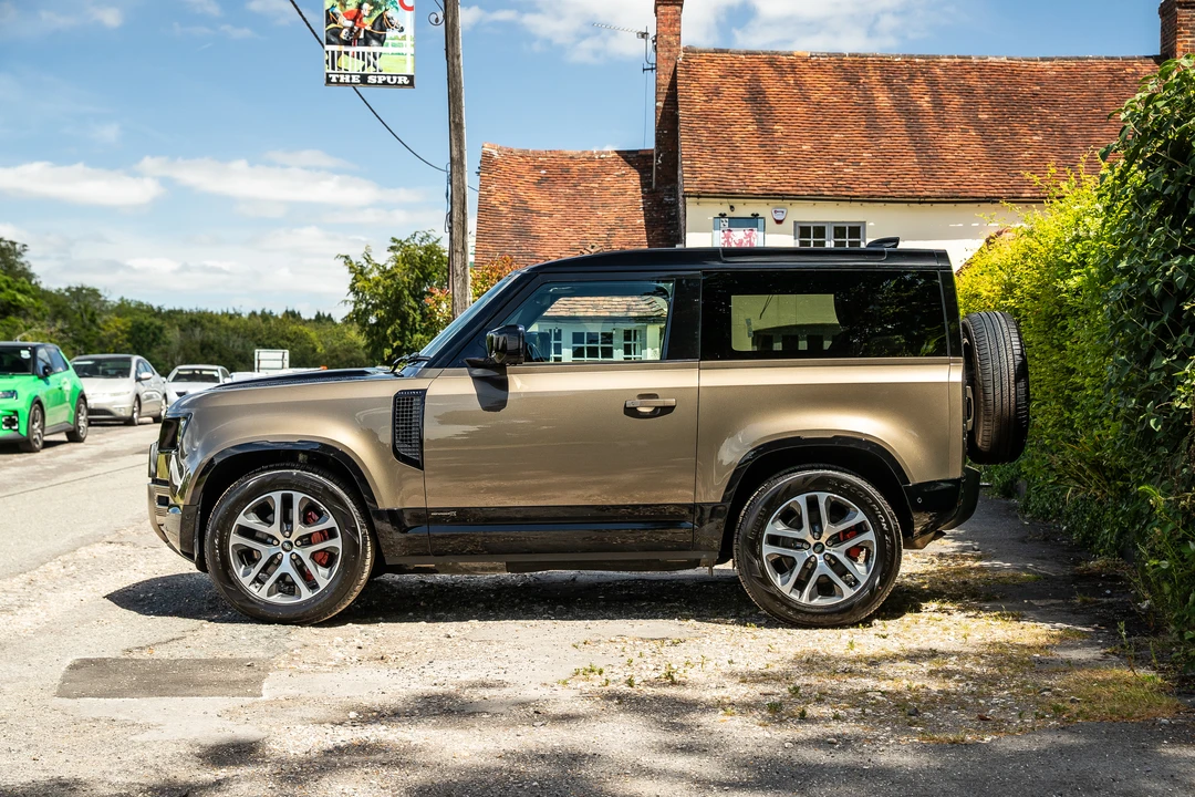 2020 Land Rover Defender L663 - Image 8 of 31