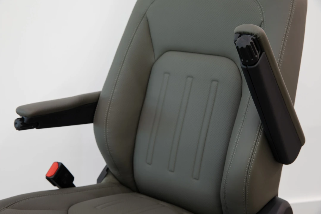 2020 Land Rover Defender L663 - Image 6 of 31