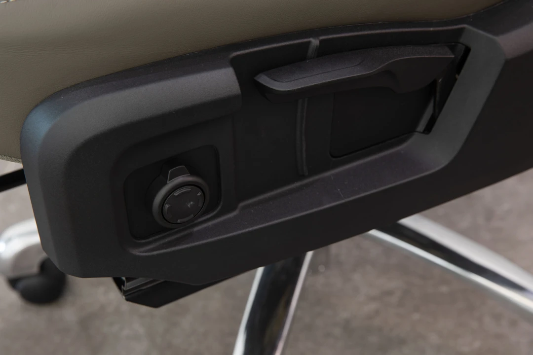 2020 Land Rover Defender L663 - Image 4 of 31