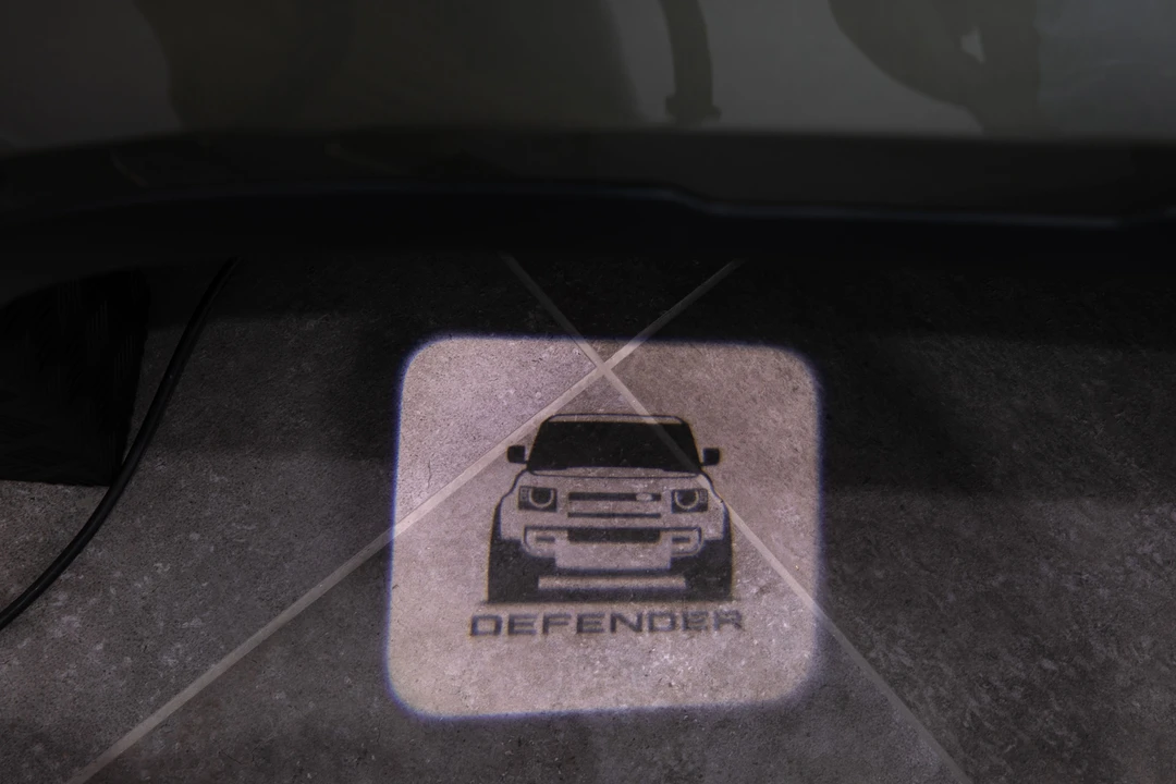 2020 Land Rover Defender L663 - Image 16 of 31