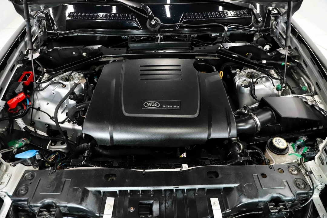 2020 Land Rover Defender L663 - Image 6 of 31