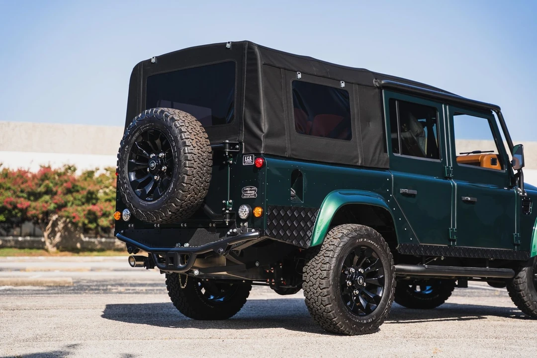 2020 Land Rover Defender L663 - Image 14 of 31