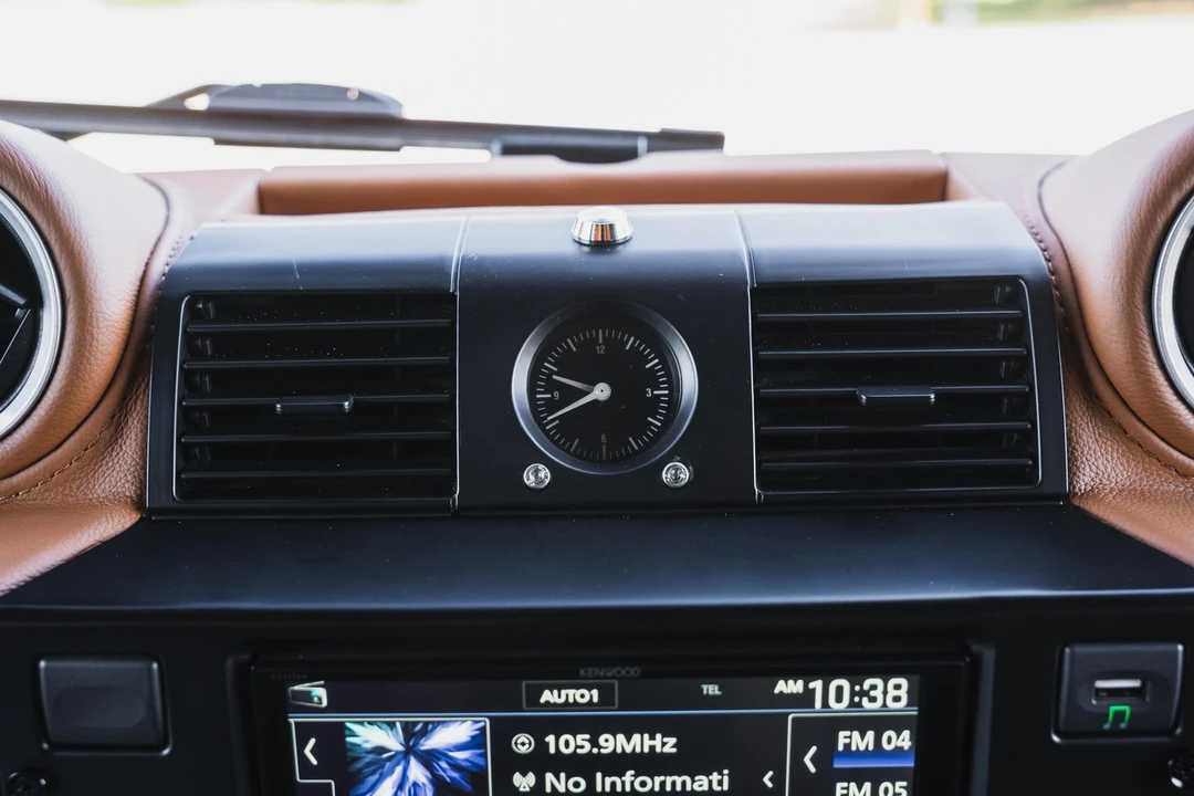 2020 Land Rover Defender L663 - Image 28 of 31