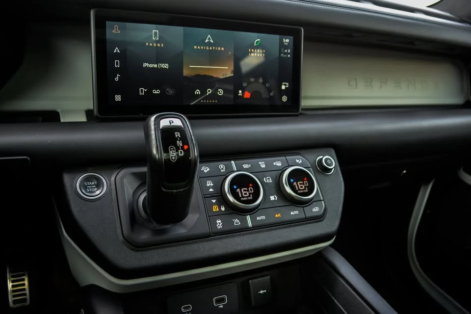 2020 Land Rover Defender L663 - Image 12 of 20