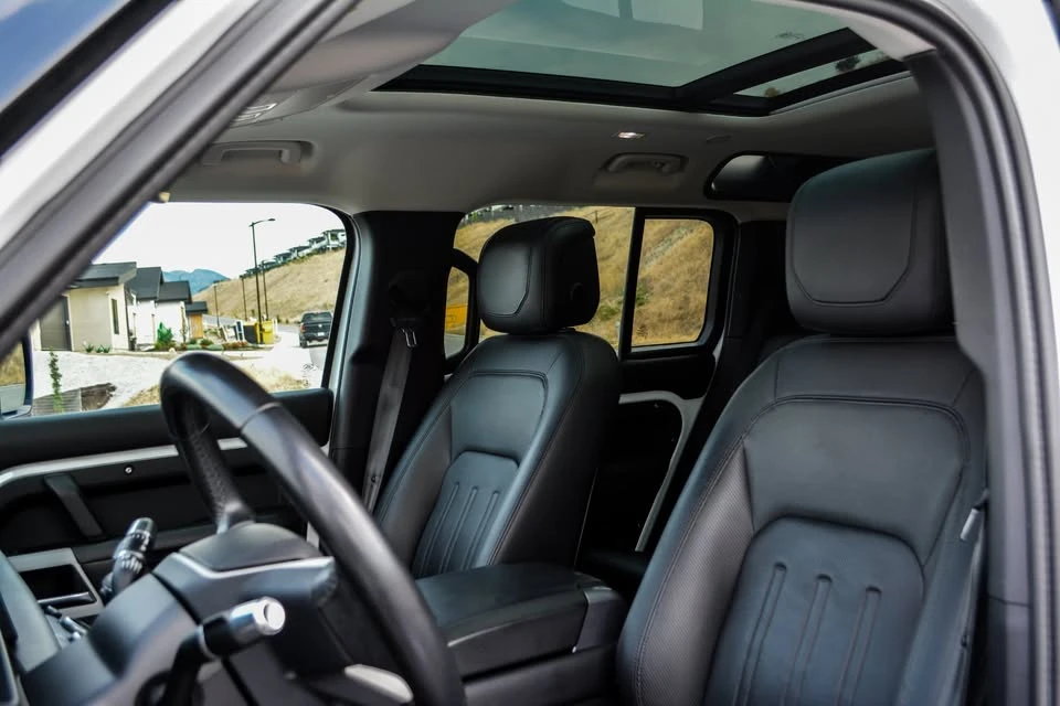 2020 Land Rover Defender L663 - Image 8 of 20