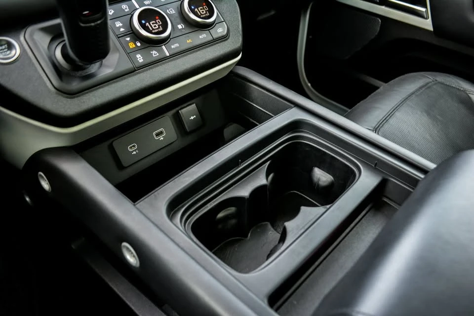 2020 Land Rover Defender L663 - Image 14 of 20