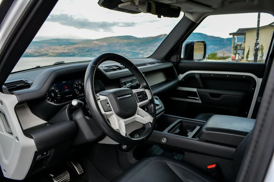 2020 Land Rover Defender L663 - Image 7 of 20