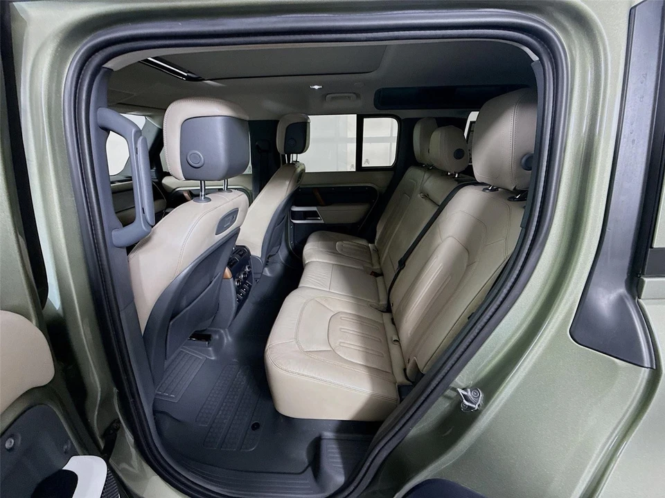 2020 Land Rover Defender L663 - Image 21 of 31