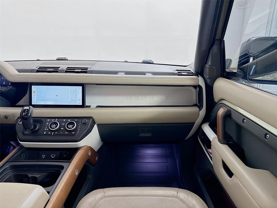 2020 Land Rover Defender L663 - Image 26 of 31