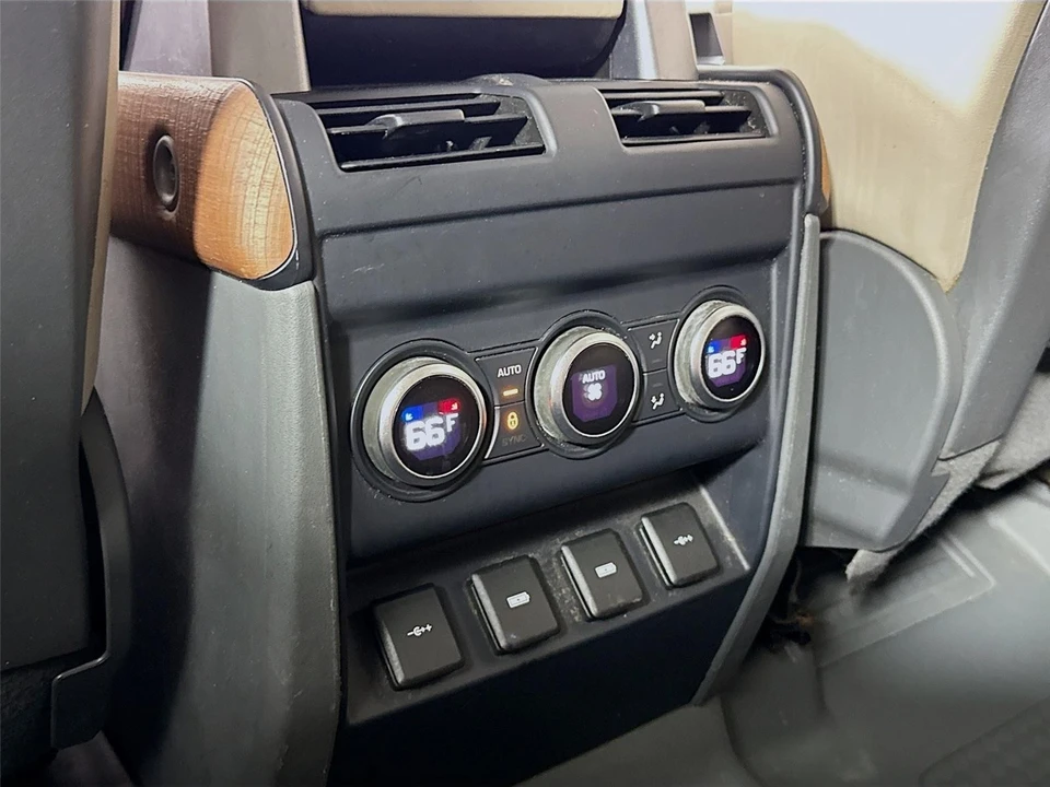 2020 Land Rover Defender L663 - Image 22 of 31