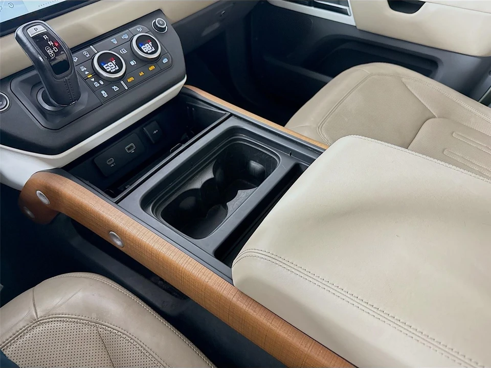 2020 Land Rover Defender L663 - Image 9 of 31