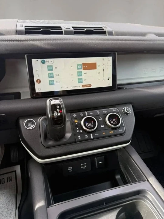 2020 Land Rover Defender L663 - Image 14 of 18