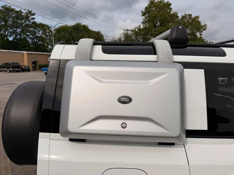 2020 Land Rover Defender L663 - Image 3 of 18