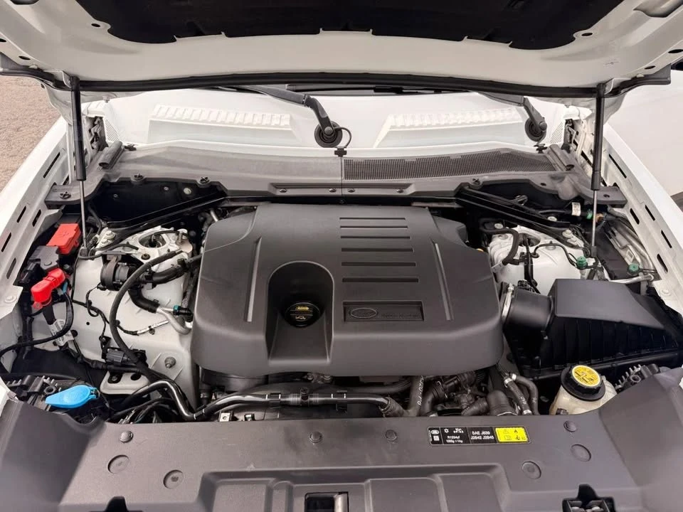 2020 Land Rover Defender L663 - Image 16 of 18