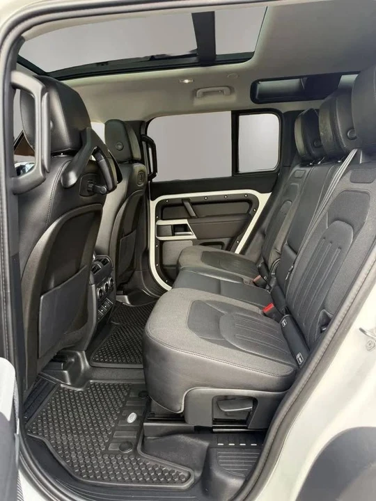 2020 Land Rover Defender L663 - Image 12 of 18