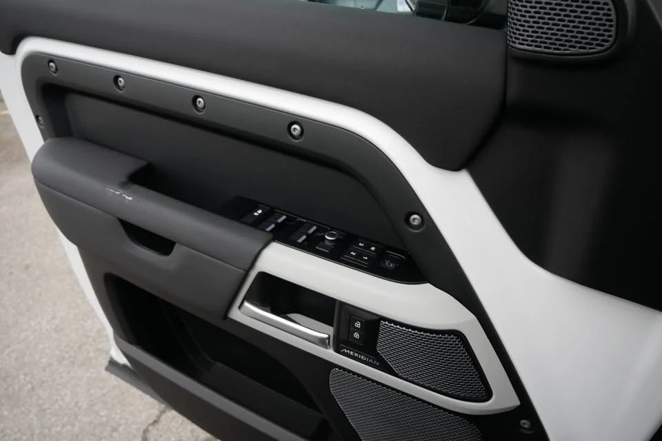2020 Land Rover Defender L663 - Image 13 of 20