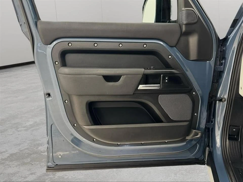 2020 Land Rover Defender L663 - Image 11 of 20