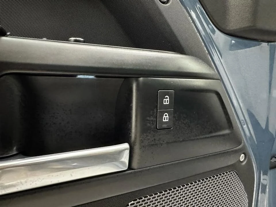 2020 Land Rover Defender L663 - Image 13 of 20