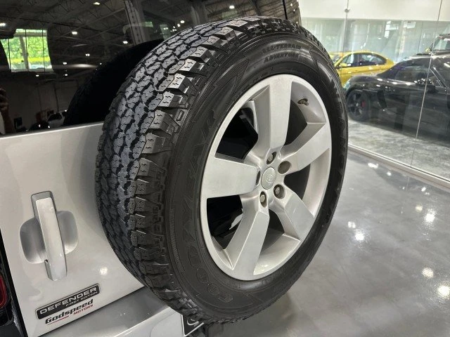 2020 Land Rover Defender L663 - Image 8 of 20