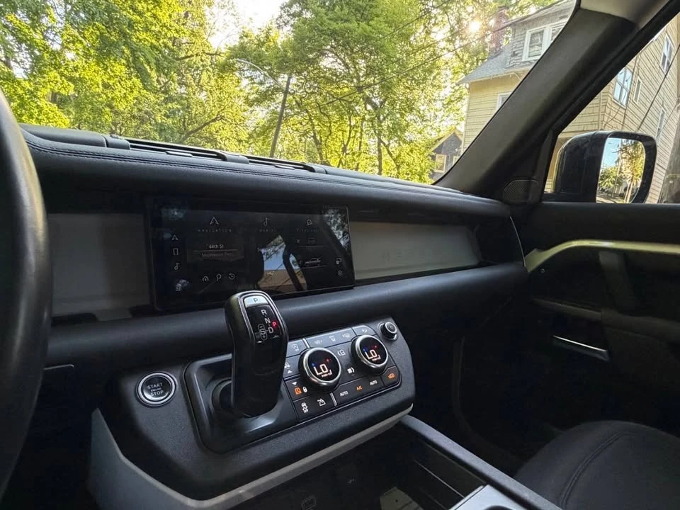 2020 Land Rover Defender L663 - Image 9 of 19